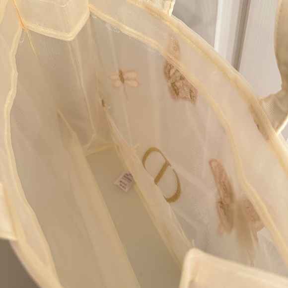 New Dior VIP gift Floral Embroidered Tote Bag - Picture 6 of 8